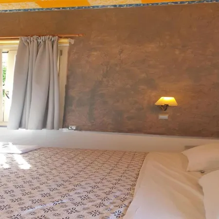 Pensión In - Spacious In Creta For 3 People, With Ac, Swimming Pool And Nature