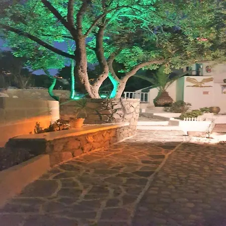 Spacious In Creta For 3 People, With Ac, Swimming Pool And Nature Casa de hóspedes