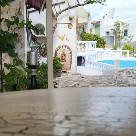 بيت ضيافة Spacious In Creta For 3 People, With Ac, Swimming Pool And Nature