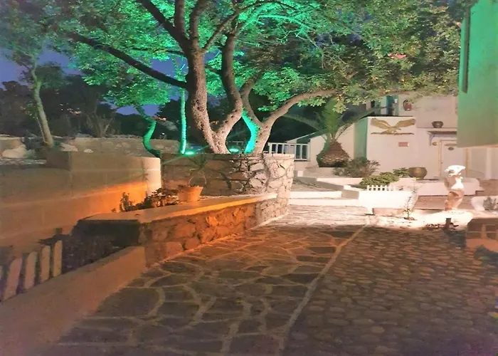 Spacious In Creta For 3 People, With Ac, Swimming Pool And Nature 招待所