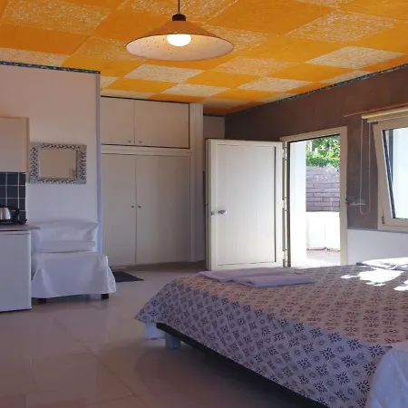 In - Spacious In Creta For 3 People, With Ac, Swimming Pool And Nature